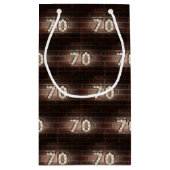 70e verjaardagsmarque licht op baksteen klein cadeauzakje (Achterkant)