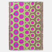 70's Geïnspireerd Neon Roze Cirkels Op Groen en Br Deken (Voorkant Verticaal)