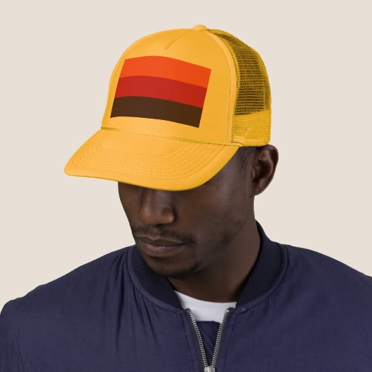 70s Retro 3 Gestreept  Kleurenpatroon Trucker Pet (In situ)