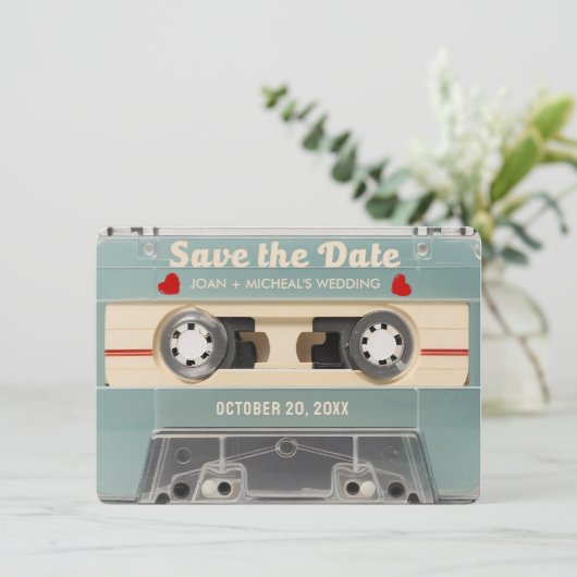 70s Retro Cassette Bruiloft Bewaar de Datum Uitnod Save The Date (Staand voorkant)