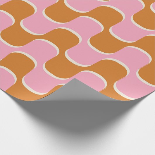 70s retro  golvy patroon in goud en roze cadeaupapier (Hoek)