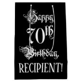 70ste verjaardag: Fancy, Elegante script + Aangepa Medium Cadeauzakje (Achterkant)