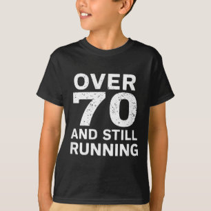70ste verjaardag Oudere hardlopers Over de heuvel  T-shirt
