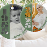 70ste verjaardagscadeau Geboren in 1955 Ornament<br><div class="desc">Dit mooie ornament is een geweldig 70e verjaardagscadeau voor degenen die in 1955 zijn geboren. U kunt een oude baby-foto aan de ene kant en een recente foto aan de andere kant toevoegen. Het heeft ook ruimte voor u om tekst of een bericht aan elke kant toe te voegen.</div>