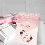 70th Birthday burgundy florals roos goudglitter Bedankdoosjes<br><div class="desc">Elegant en glamoureus voor een 70e verjaardagsfeestje. Aan de voorzijde: Bourgondische letters en de tekst: Dank u wel. Voorzijde en achterzijde: Een goudgradiëntachtergrond van het roos met een vals goud geometrisch lijst. Gedecorreerd met donkere paarse en bruine bloemen, rozen en boho-veren en roos gouden faux glitterdruppels, druppeltjes. De naam wordt...</div>