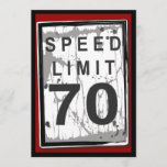 70th Birthday Party Grungy Speed Limit Sign Kaart<br><div class="desc">Het is niet de leeftijd,  het is de kilometerstand.  Een leuke afbeelding voor een viering van een 70ste verjaardag.  Met een beetje geërgerd en versleten blik - hé,  het is net als de verjaardagsman!</div>