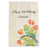 70th Birthday Party Parakeet with Tulips  Medium Cadeauzakje (Achterkant)