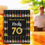70th birthday Rock and Roll Gitaar toevoegen Naam Kaart<br><div class="desc">Nog steeds schommelend op zeventig. Voeg een naam toe aan de moderne gouden typografie sjabloon ‘Alexander Rocks 70’ en creëer de perfecte gepersonaliseerde rock-'n-roll 70th birthday black en gold cool gitaarwenskaart. Dit funky psychedelische gitaarpatroon bevat elektrische gitaren met Fire vlampatroon en rode pick guard, veelkleurige semi-akoestische gitaren en psychedelische klassieke...</div>