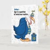 70th Funny Birthday Blue Buzzard met Name Kaart (Gele Bloem)