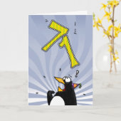 71e verjaardag - Penguin Surprise Kaart (Gele Bloem)