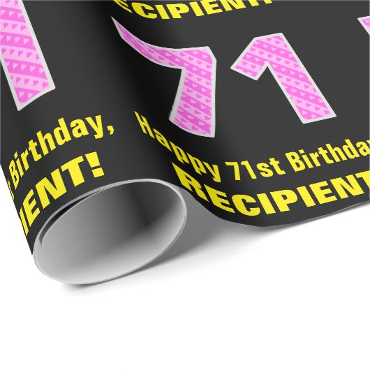 71e verjaardag: roze strepen en harten "71" + naam cadeaupapier (Rol Hoek)