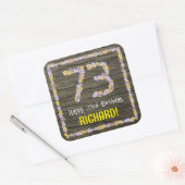 73e verjaardag: Bloemgetal, Faux Wood Look, Naam Vierkante Sticker (Envelop)