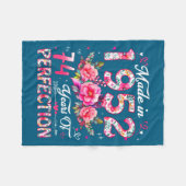 74 Year Old Made In 1952 Floral 74th Birthday Wome Fleece Deken (Voorkant (Horizontaal))
