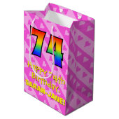 74e verjaardag: vuurroze kunststaven; regenboog 74 medium cadeauzakje (Achterkant Gekanteld)