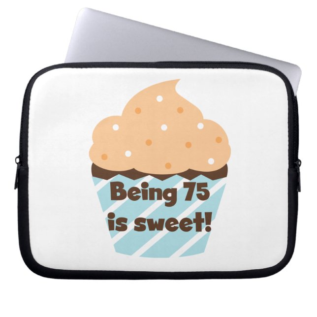 75 is Sweet Birthday T-shirts en cadeautjes Laptop Sleeve (Voorkant)