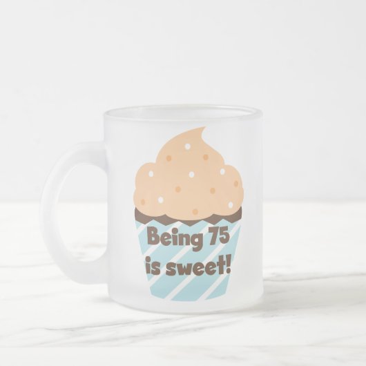 75 is Sweet Birthday T-shirts en cadeautjes Matglas Koffiemok (Links)