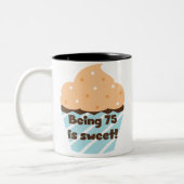 75 is Sweet Birthday T-shirts en cadeautjes Tweekleurige Koffiemok (Links)