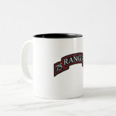 75e Ranger Regiment Scroll Tweekleurige Koffiemok (Voorkant links)