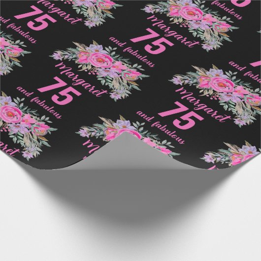 75e verjaardag zwart roze bloemen cadeaupapier (Hoek)