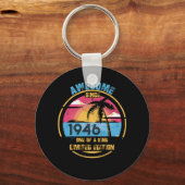 76 jaar oud Geweldige sinds 1946 76e verjaardag Sleutelhanger (Voorkant)