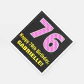 76e verjaardag: roze strepen en harten "76" + naam servet (Hoek)