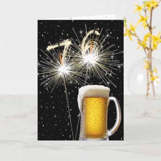 76e Verjaardag Sparklers Met Bier Mok Kaart (Gele Bloem)
