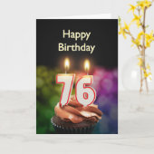 76ste verjaardag met taart en kaarsen kaart (Gele Bloem)