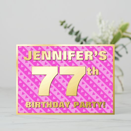77e Birthday Party — Fun roze harten en stripes Folie Uitnodiging (Staand Voorkant)