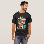 77e verjaardag mei 1945 cassette t-shirt (Voorkant volledig)