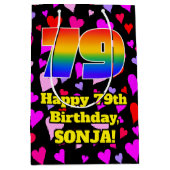 79e verjaardag: Beeldende harten Patroon, Regenboo Medium Cadeauzakje (Voorkant)