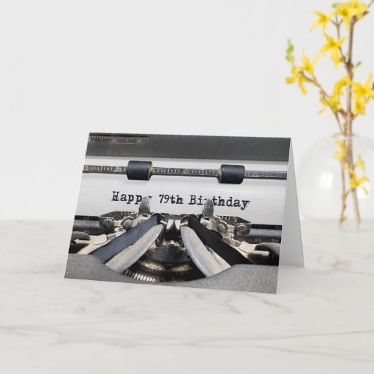 79e verjaardag Retrotypemachine Kaart (Gele Bloem)