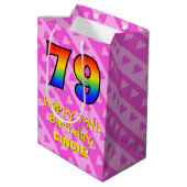 79e verjaardag: vuurroze kunststaven; regenboog 79 medium cadeauzakje (Achterkant Gekanteld)