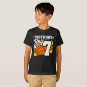 7 Jaar Oud Basketbal Party Thema 7e Verjaardag Jon T-shirt (Voorkant volledig)