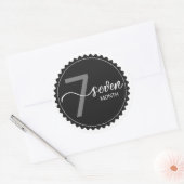 7 maanden Klassieke ronde Sticker (Envelop)