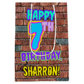 7de verjaardag: Fun, Urban Graffiti geïnspireerd K Medium Cadeauzakje (Achterkant)