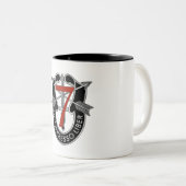 7e groep speciale strijdkrachten tweekleurige koffiemok (Voorkant rechts)