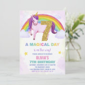 7e Rainbow Unicorn Verjaardag Uitnodigingen Cloud (Staand voorkant)