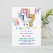 7e Rainbow Unicorn Verjaardag Uitnodigingen Glitte (Staand voorkant)