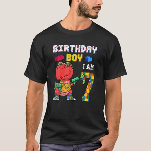 7e verjaardag T Rex geeft 7 jaar oud blok bouwt T-shirt (Voorkant)