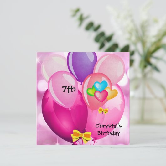 7e verjaardag van het roze gele blauw ballonmeisje kaart (Staand voorkant)