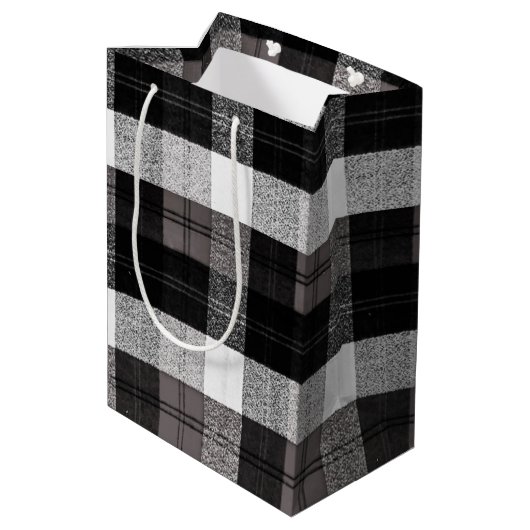 7lx4.5wx10h Medium Gift Bag XMAS Baffalo Plaid Medium Cadeauzakje (Achterkant Gekanteld)