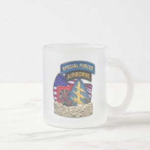 7th Special forces groene baretten ijzig bier mok