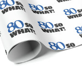80 dus wat Funny Quote Typografie 80th Birthday Cadeaupapier (Rol Hoek)