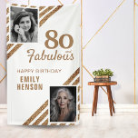 80 en Fabulous Gold Glitter 2 Foto 80th Birthday Spandoek<br><div class="desc">80 en Fabulous Gouden Glitter 2 Foto 80e Verjaardagsfeestje Achtergrond Banner. Moderne en elegante faux gouden glitter verjaardagsbanner voor haar. Voeg je foto's toe - je kunt een oude en een nieuwe foto gebruiken. U kunt alle tekst wijzigen.</div>