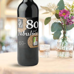 80 en Fabulous Gold Glitter 2 Foto 80th Birthday Wijn Etiket<br><div class="desc">80 en Fabulous Gold Glitter 2 Foto 80th Birthday Wine Label. Voeg uw foto's toe - u kunt een oude en nieuwe foto gebruiken. Voeg jouw naam en leeftijd toe.</div>