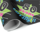 80 jaar en het liefhebben van het Birthday Thema Cadeaupapier (Rol Hoek)