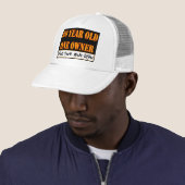 80 jaar oud, één eigenaar - heeft onderdelen nodig trucker pet (In situ)