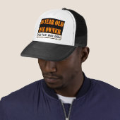 80 jaar oud, één eigenaar - heeft onderdelen nodig trucker pet (In situ)