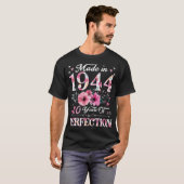 80 jaar oud gemaakt in 1944 Floral 80e verjaardags T-shirt (Voorkant volledig)