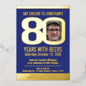 80e verjaardag Blauw goud folie foto bier Uitnodiging (Voorkant)